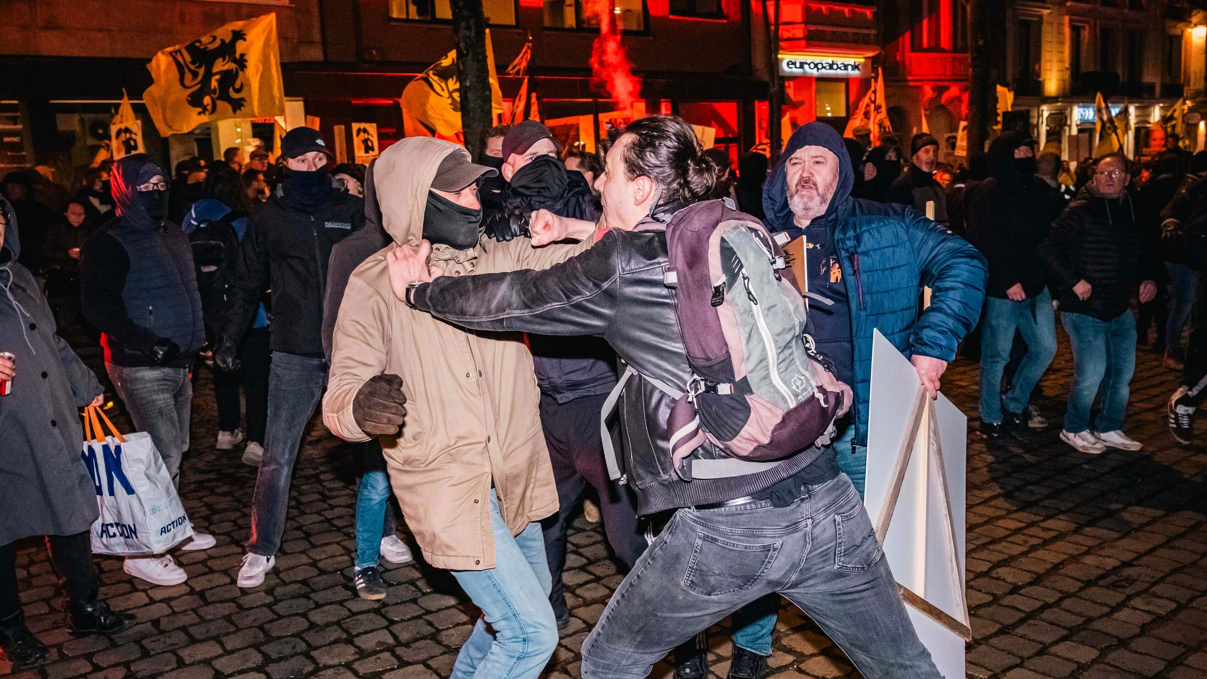 Europa is een continent vol kwaaie rechtse én linkse mensen