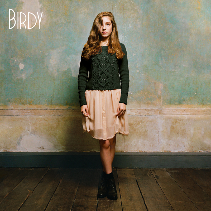 Bekijk 3 exclusieve live-tracks uit het eerste Britse concert van Birdy ...