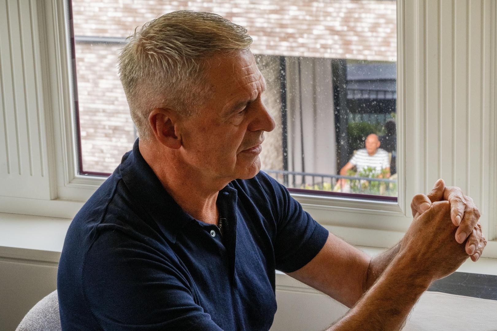 2025/06/14. Koksijde. Luc Van Moerzeke, CEO van zorgbedrijf Vulpia.
Zijn zorgbedrijf ligt onder zwaar vuur, heel het parlement noemt hem een "cowboy", nu spreekt hij voor het eerst