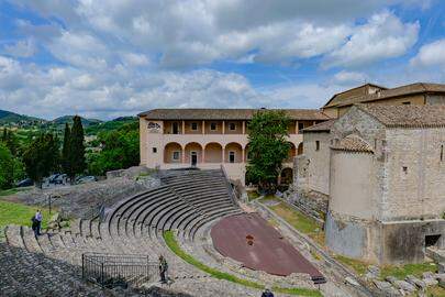 Het Romeinse theater van Spoleto is een van de best bewaarde in Midden-Italië.