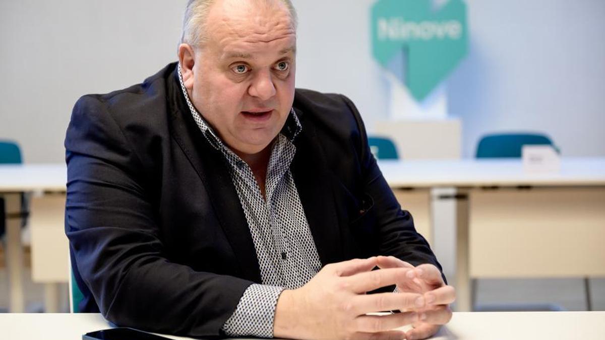 Ninove Kiest Voor Ervaring: Guy D'haeseleer Herkozen als Burgemeester