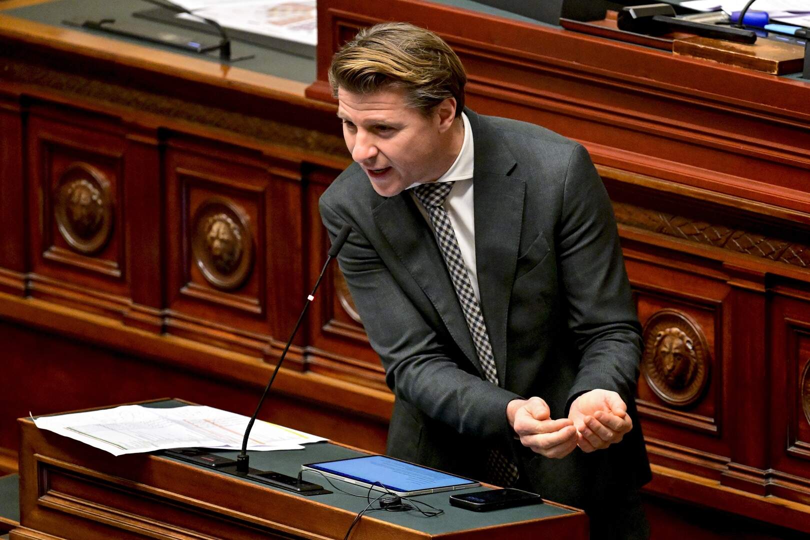 Het goede voornemen van N-VA-fractieleider Axel Ronse: “Produceer geen ...