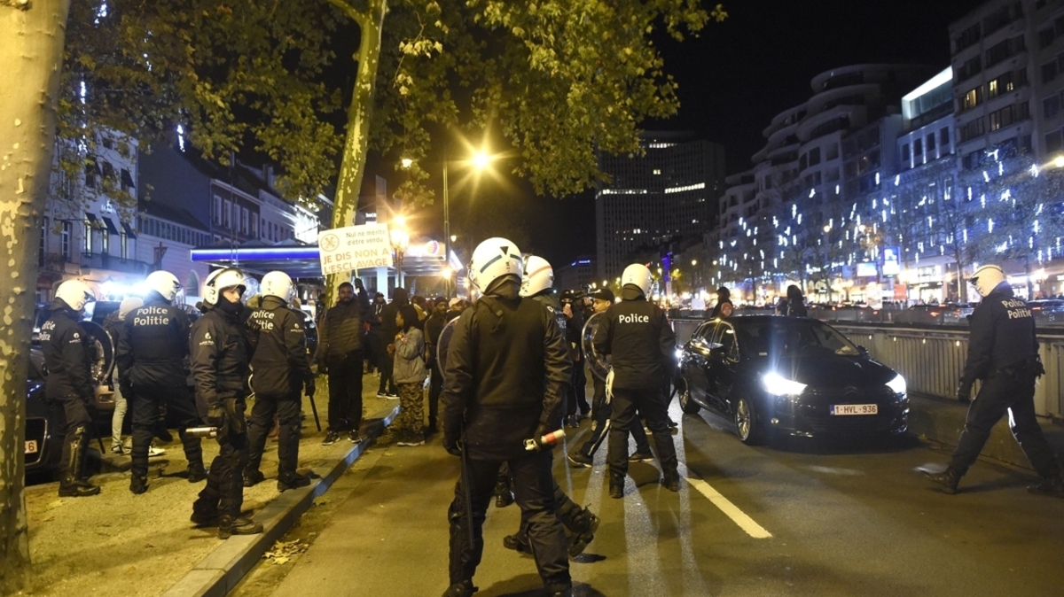 Parket eist opnieuw celstraffen voor Brusselse rellen | De Standaard
