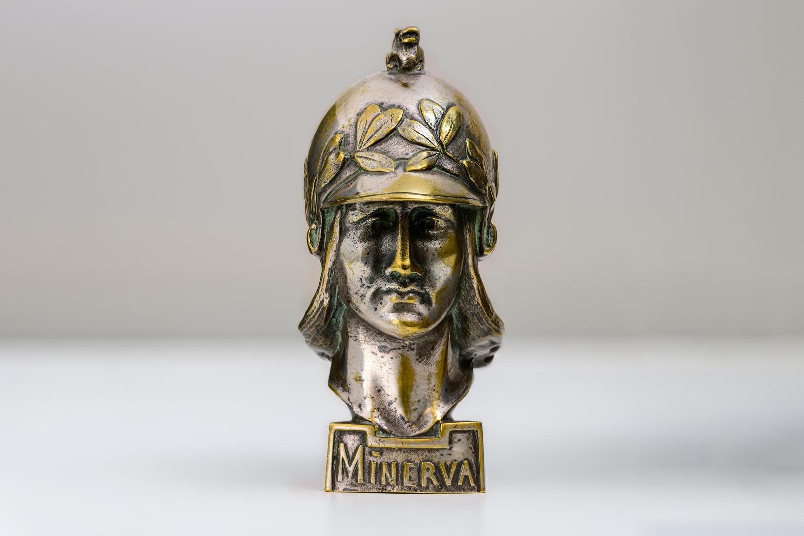 Pierre De Soete, Minerva-radiatordop in art-decostijl.