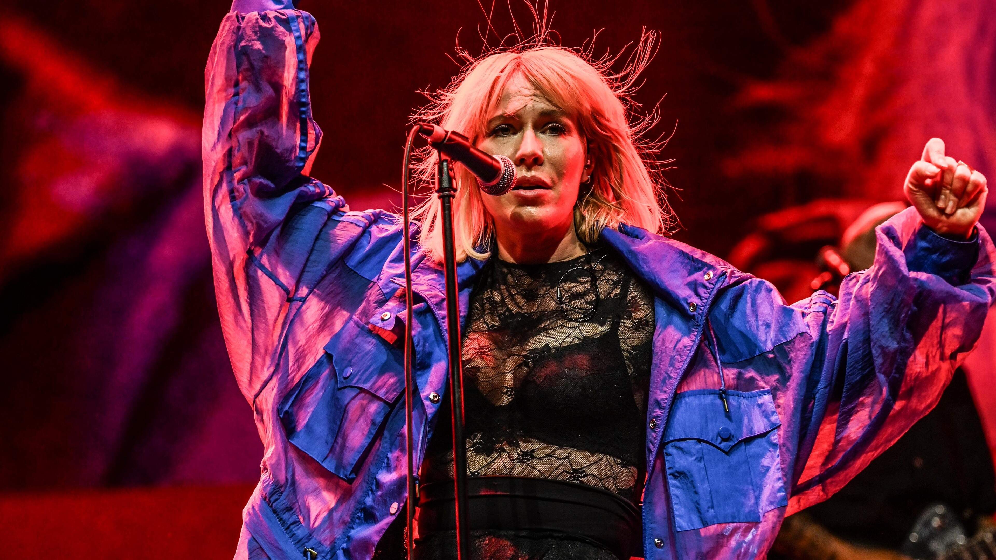 De hele tent zong ‘Unwritten’ mee: het comebacksprookje van Natasha Bedingfield is compleet ★★★★☆