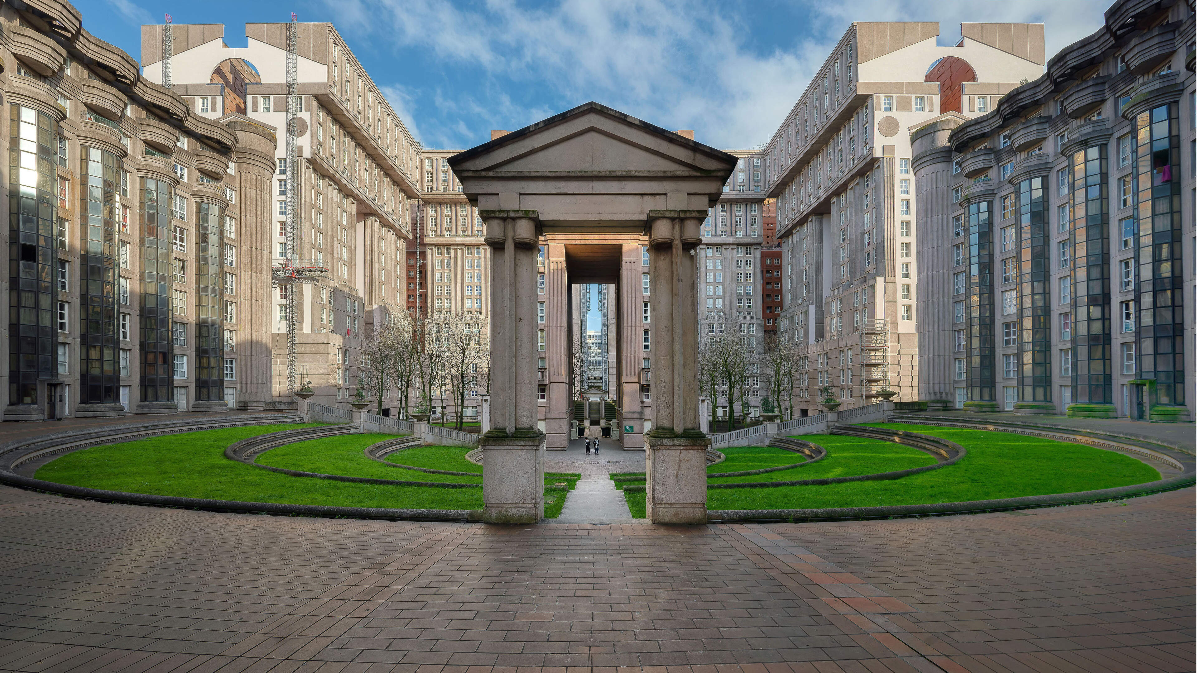 Wonen als in de oudheid: Ricardo Bofill bouwde Parijse sociale woningen als klassieke tempels