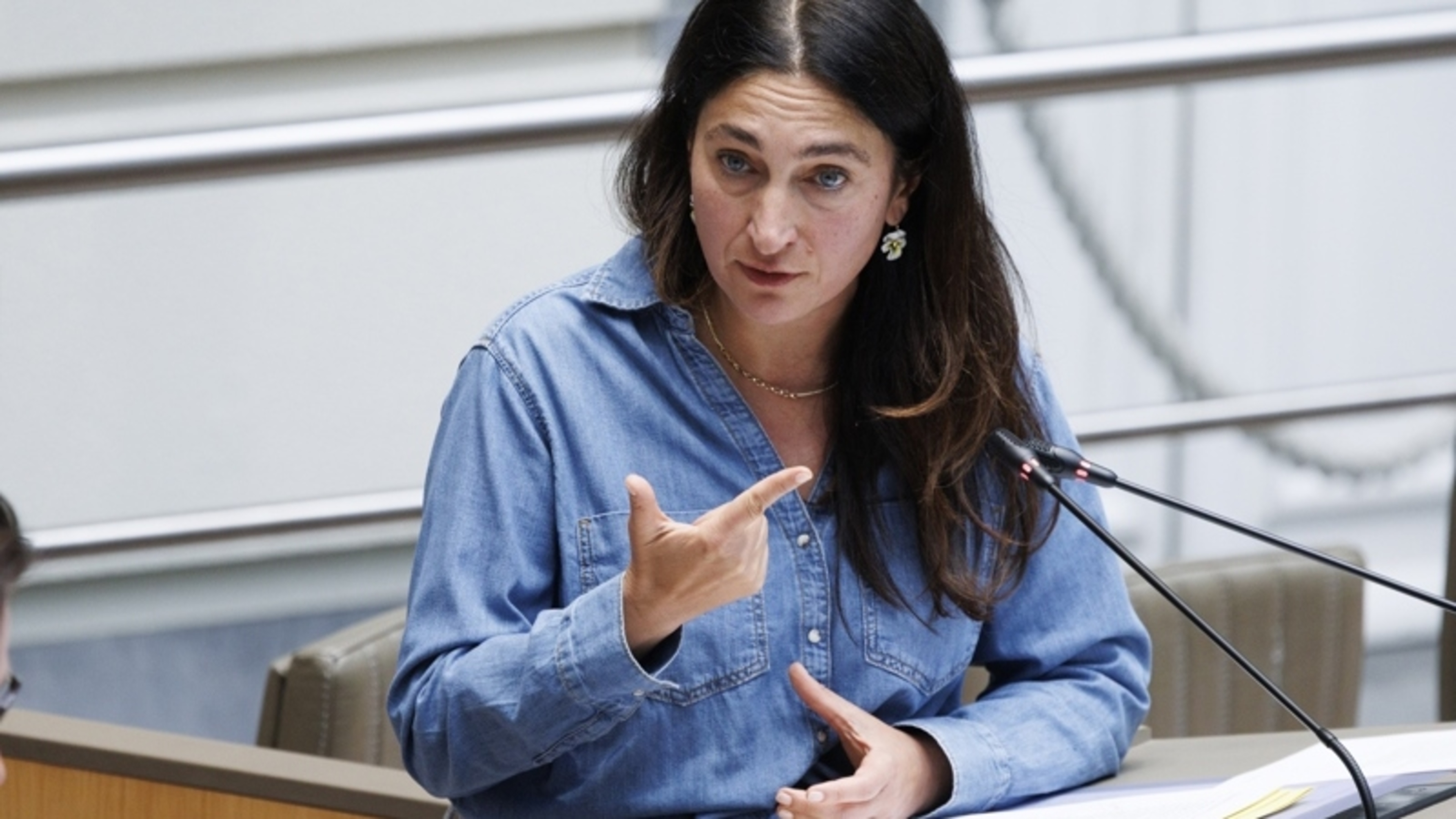 Zuhal Demir houdt eerste ‘Raad van onderwijzers’: “Hoog tijd