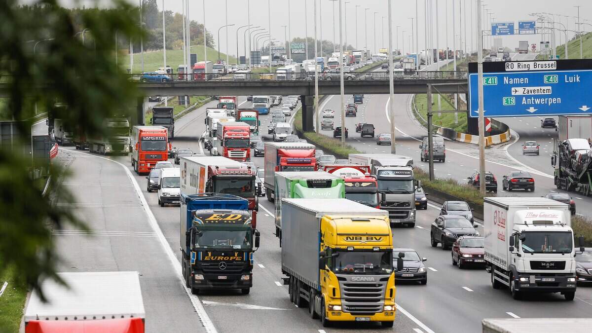 De wegwijzers op de Brusselse Ring moeten tweetalig zijn, maar Vlaanderen zegt ‘jamais'!