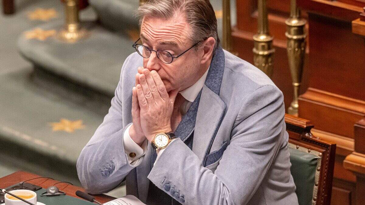 ライブ政治 |ブリュッセルでの協議は終了し、Sven Gatz (Open VLD) は予算介入の提案を作成中