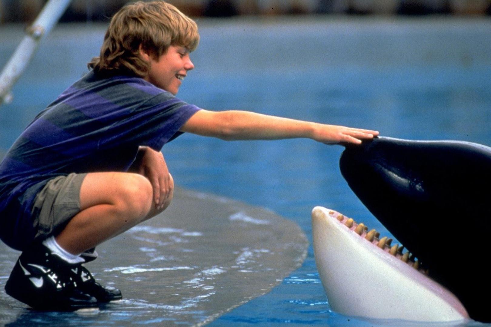 Jesse en Willy, beste vrienden in de ‘Free Willy’-films.