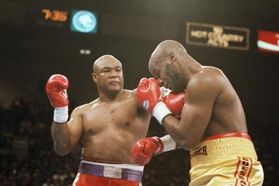 Foreman in duel met Michael Moorer in 1994, een kamp die hem een van zijn twee wereldtitels opleverde.