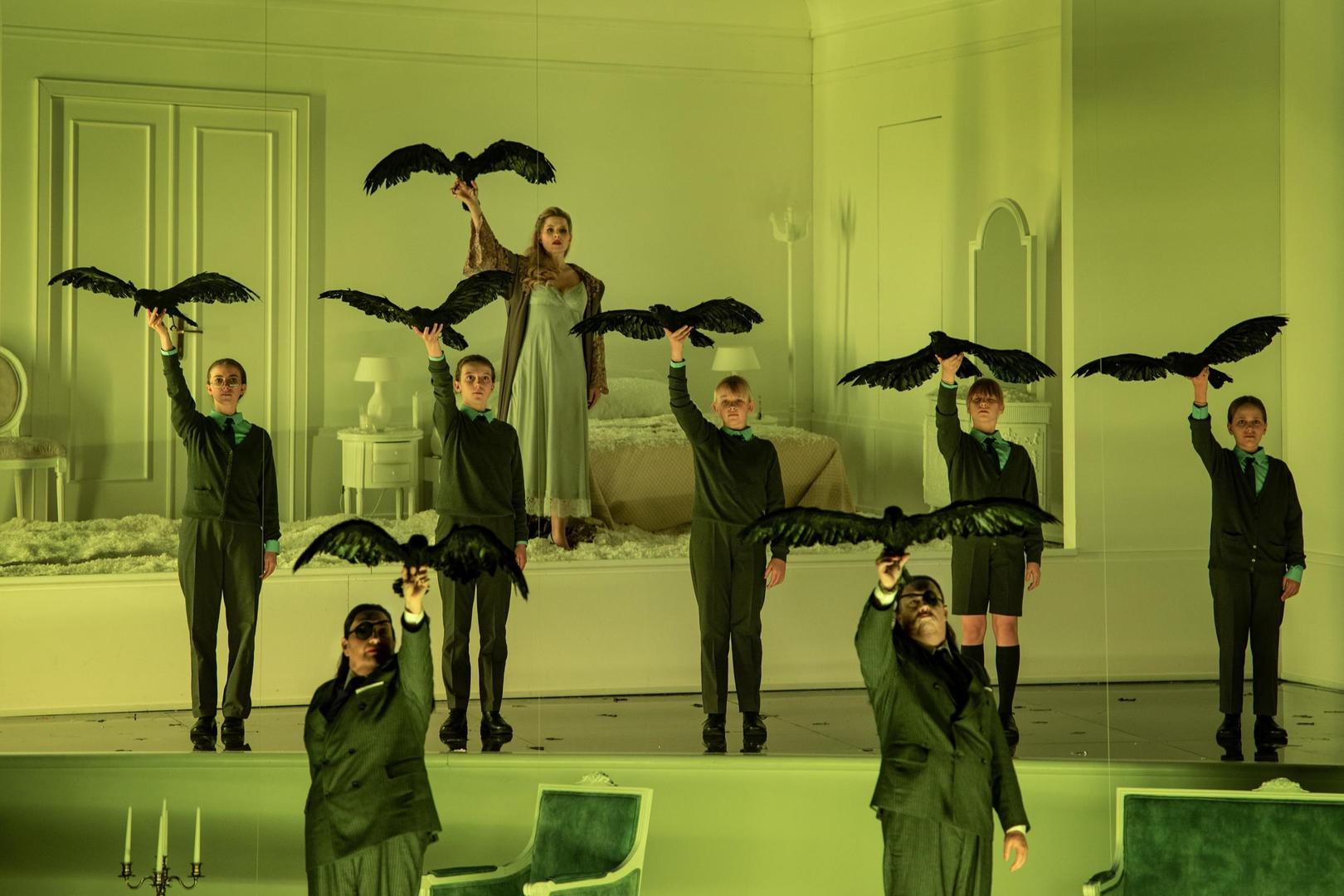 Bovenal vertelt Der Rosenkavalier een verhaal van verval. Baus