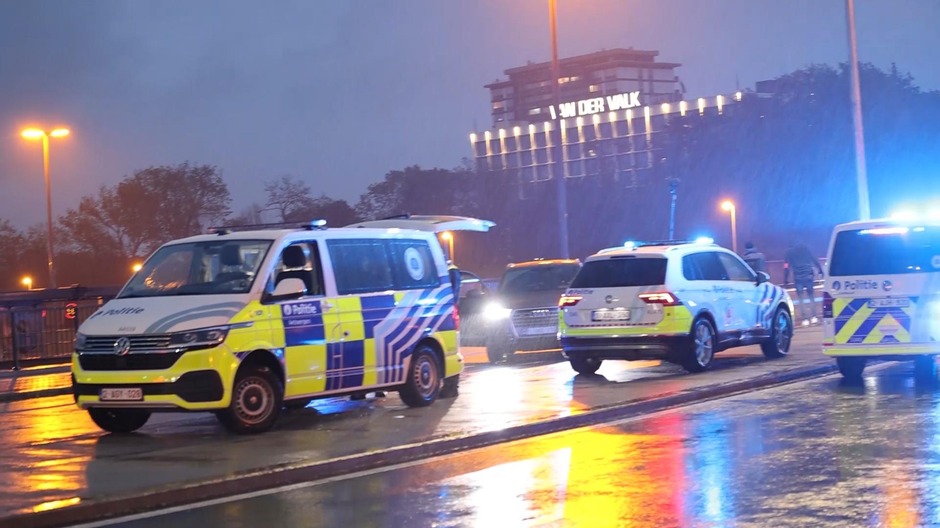 Antwerpse politie onderschept zwaarbewapend commando | De Standaard