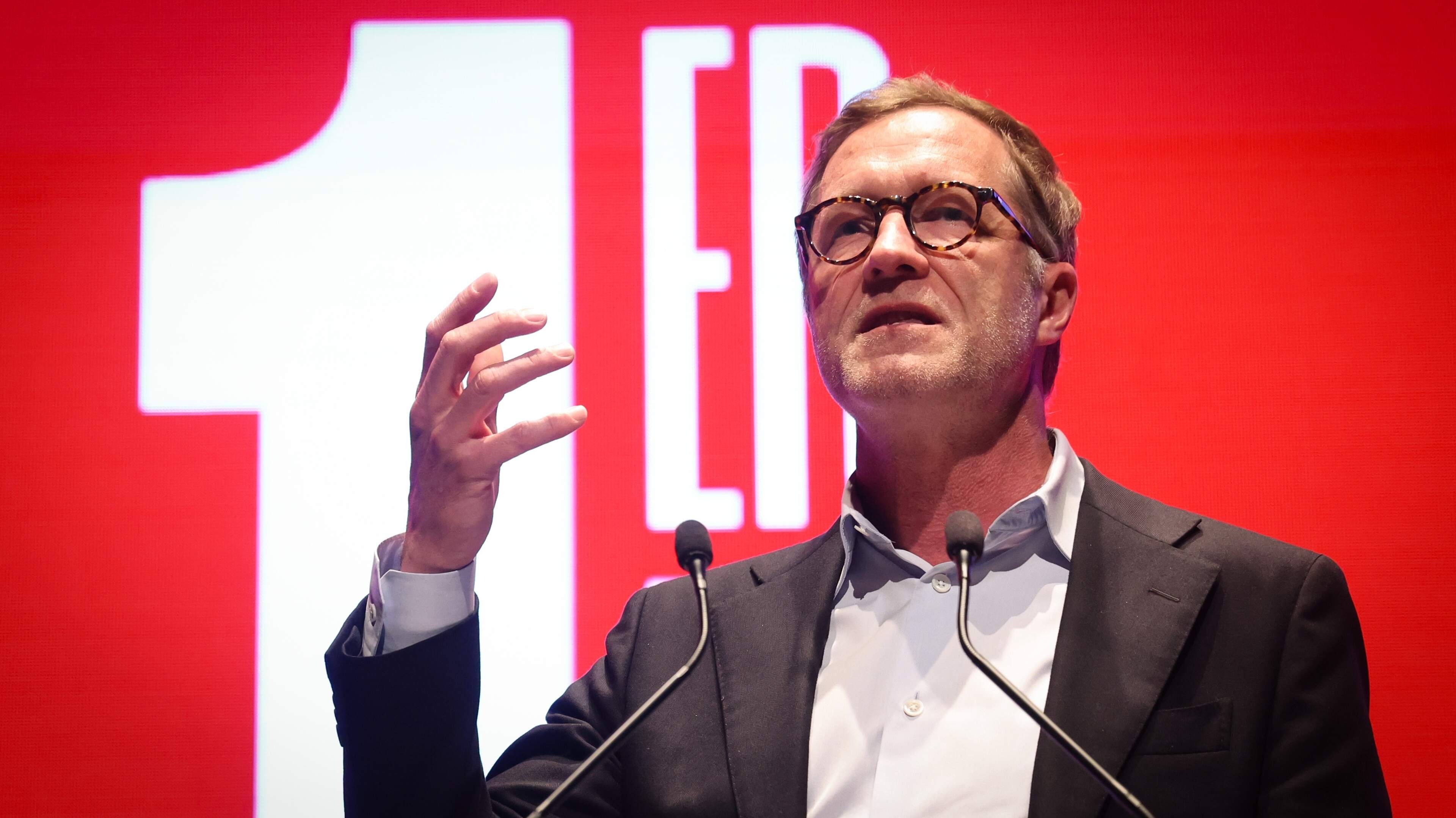 Van extremisme beschuldigde denktank verliest rechtszaak tegen Paul Magnette