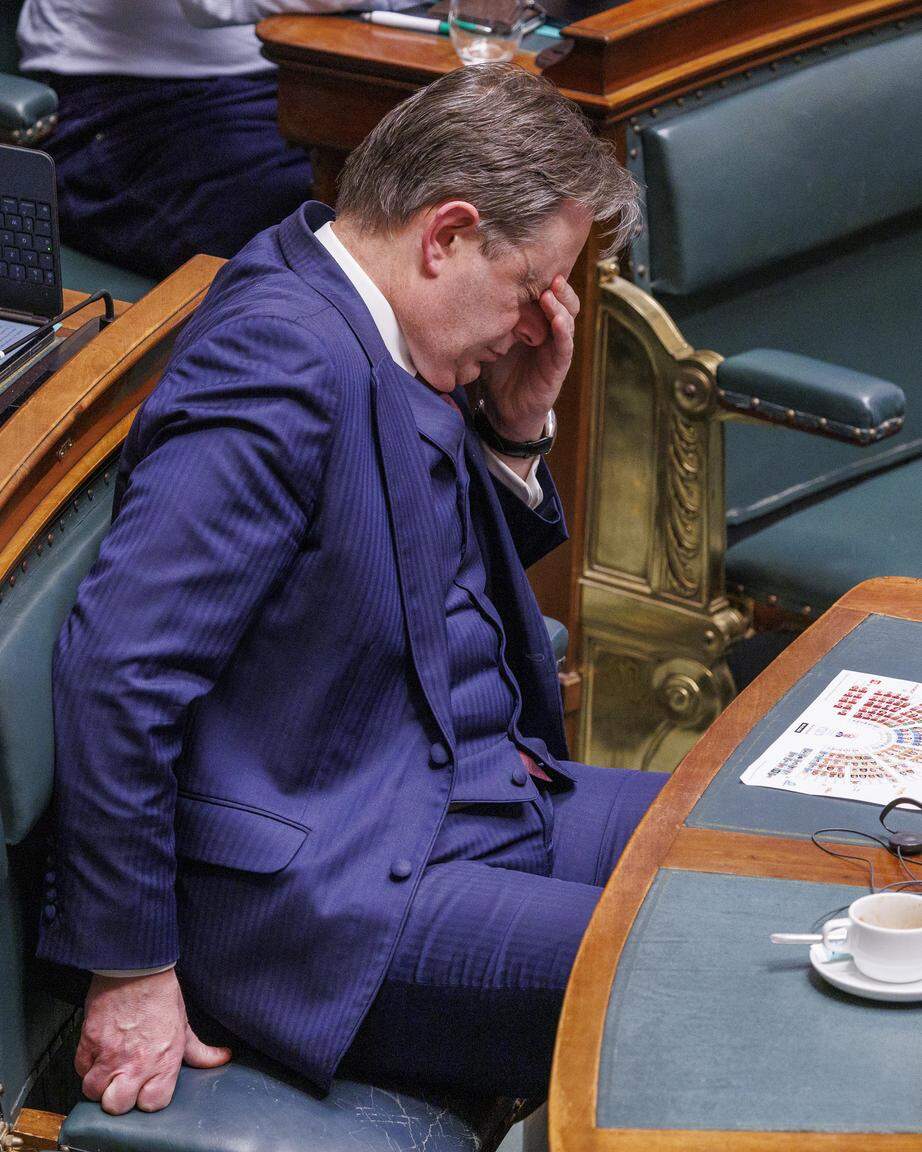 Bart De Wever in het parlement. Zeggen dat hij graag premier is, doet hij niet. Het is een plicht. 