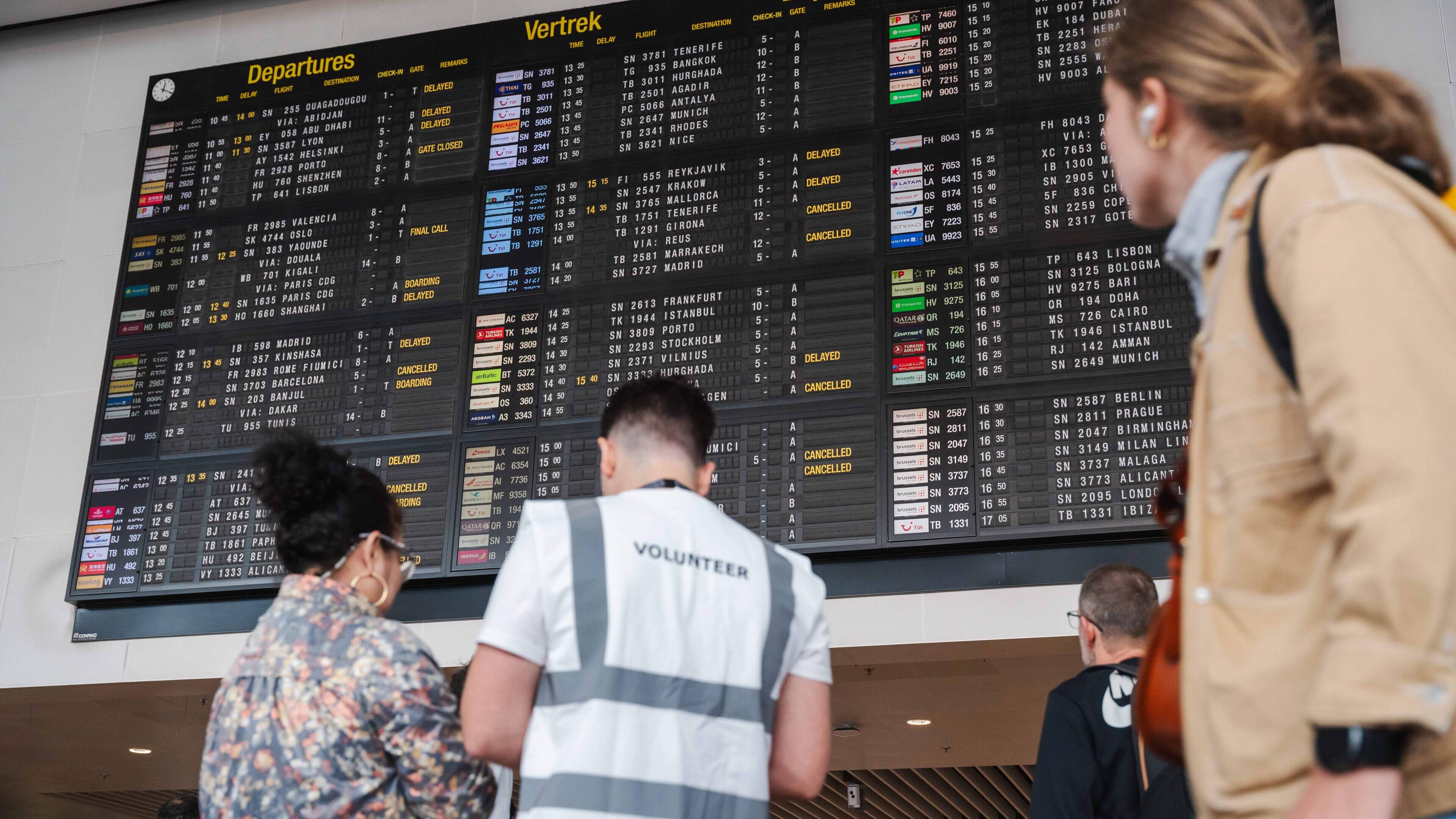 Dinsdagochtend staking bij luchtverkeersleiding: vertragingen en omleidingen verwacht