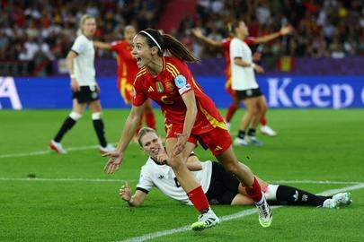 Bonmati bevrijdde Spanje in de verlengingen.