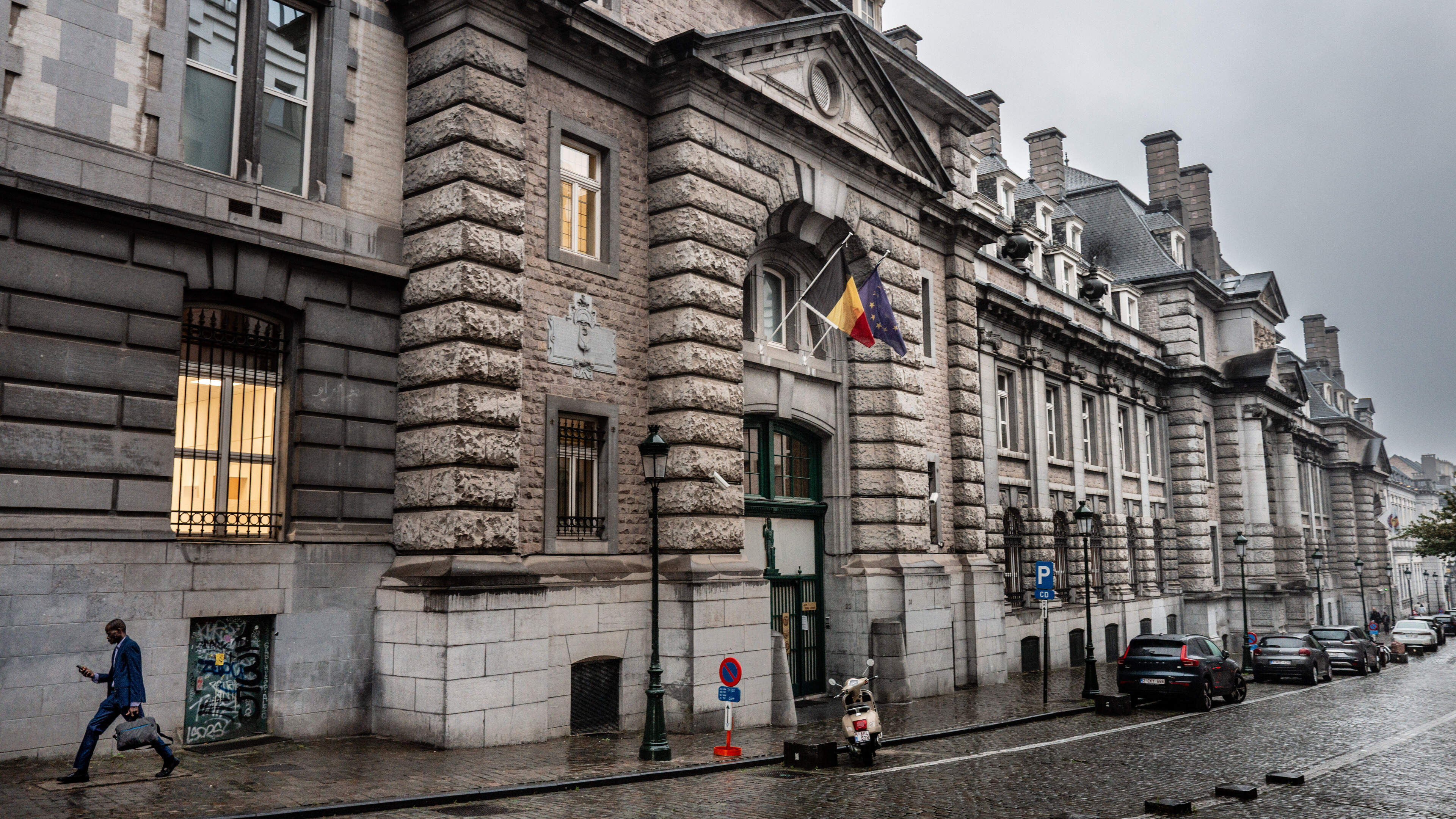 Bont allegaartje gelovigen organiseert parlementaire gebedsbijeenkomst met Koen Geens (CD&V) als hoofdspreker: “Allemaal eerbare mensen”