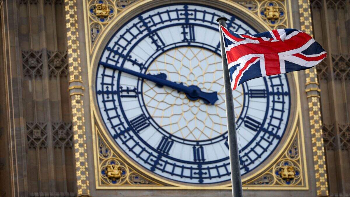 既婚のマネージャーが愛人に会うため、社費で年間26回イギリスへ飛ぶ