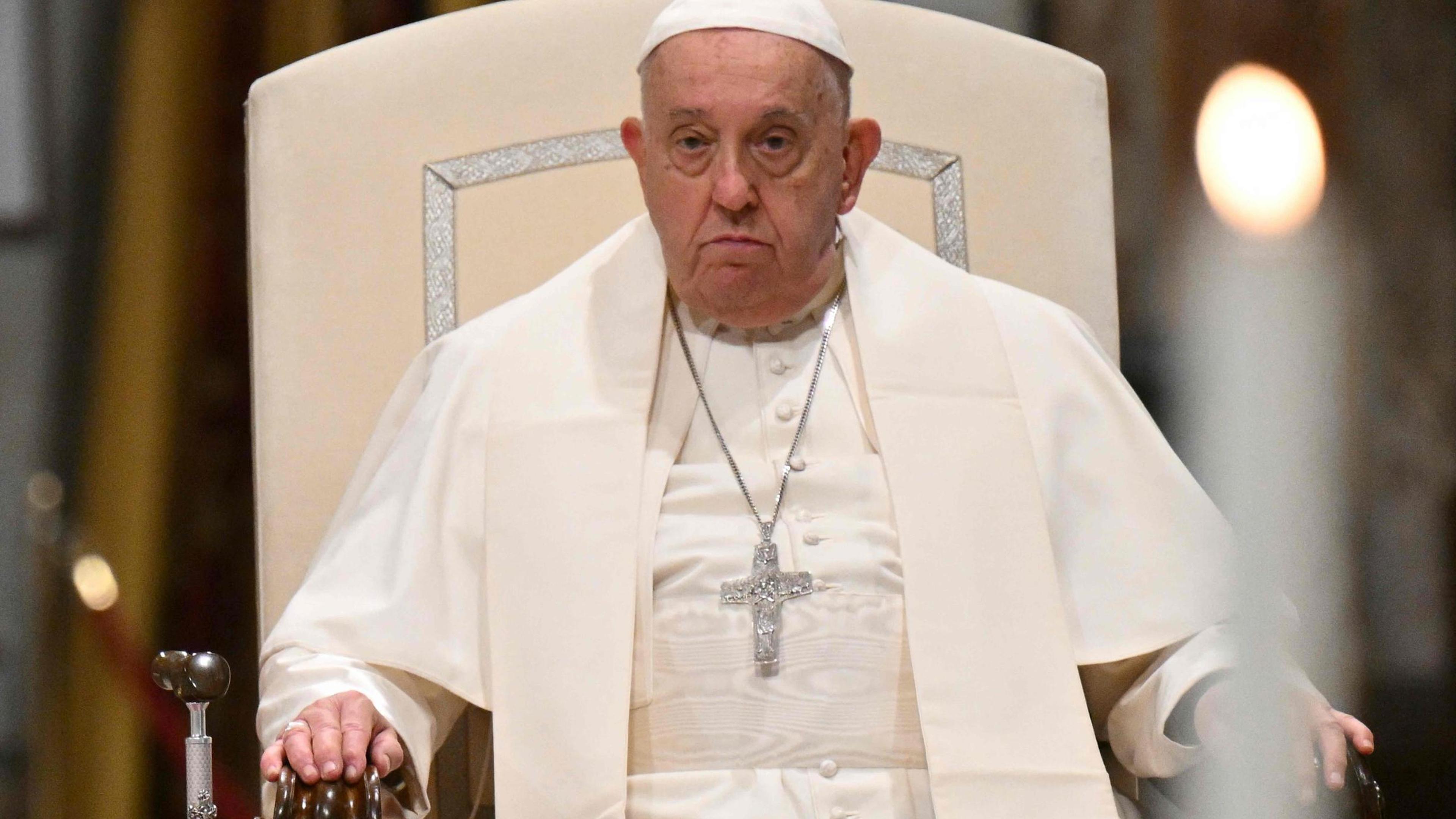 Wat volgt er na het overlijden van de paus? Laatste rustplaats buiten Vaticaan en een onvoorspelbaar conclaaf | De Standaard