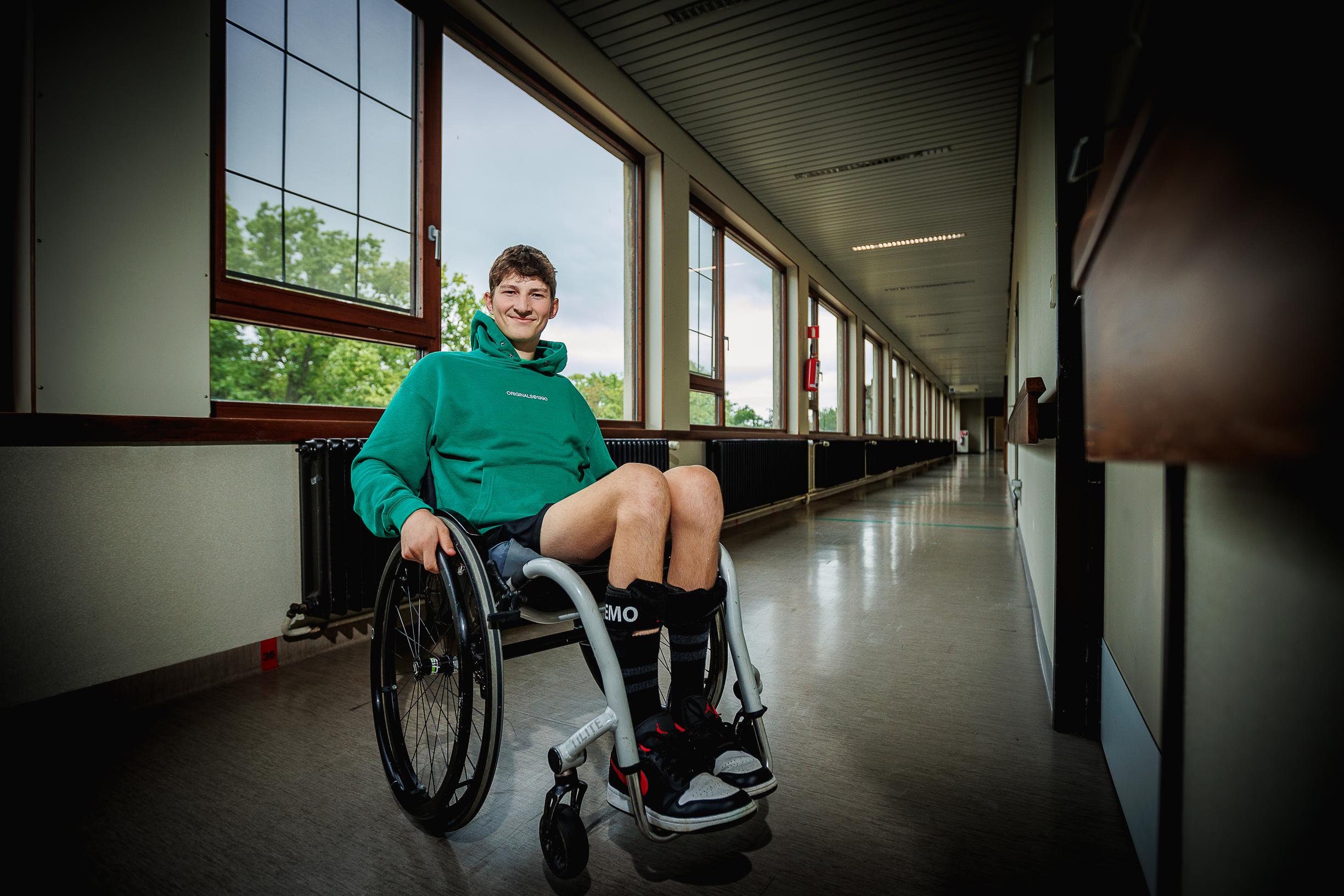 In juni brak Jasper (18) zijn rug, nu is hij vastberaden om naar ...