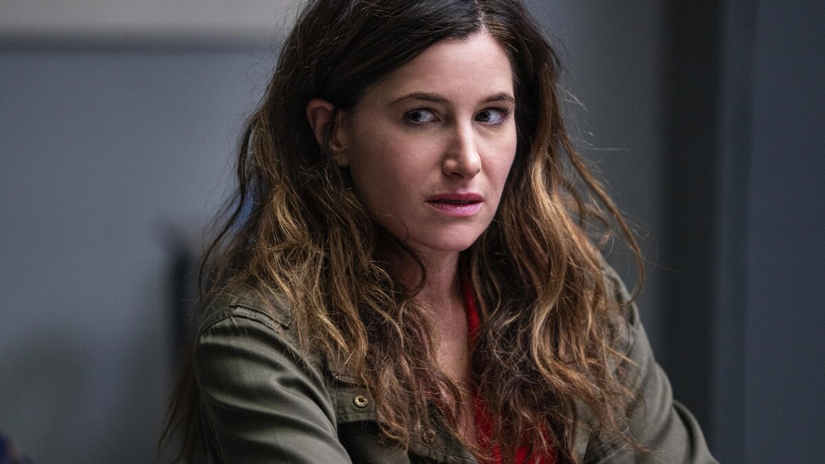 1. Mrs. Fletcher | De Standaard