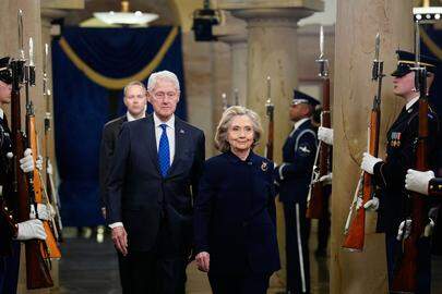Bill en Hillary Clinton in januari 2025. 