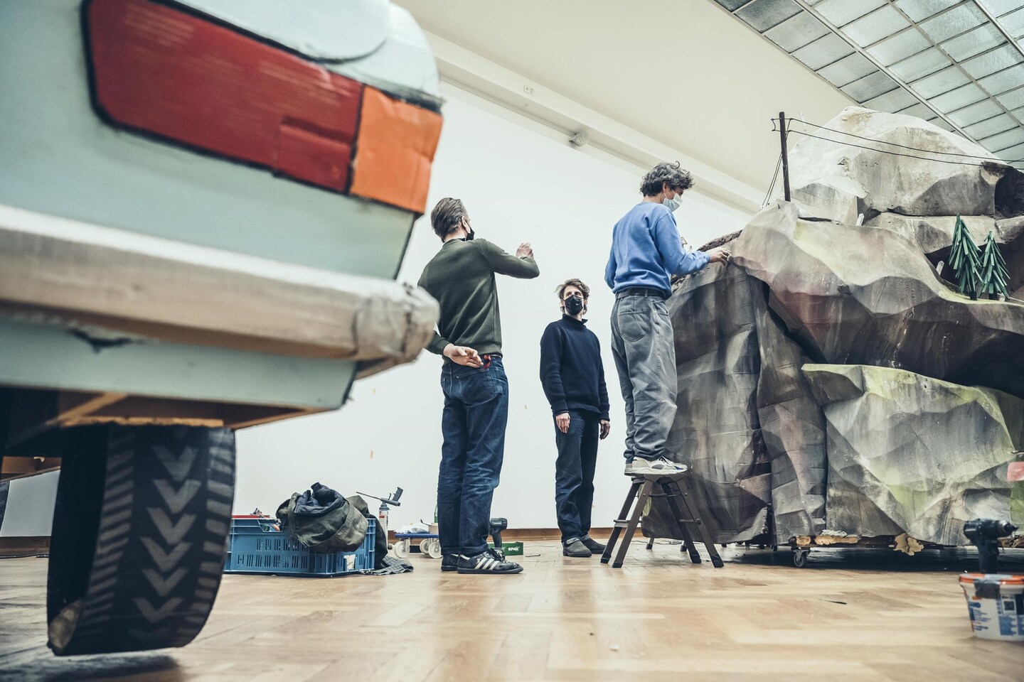 ‘Hij nam een omweg naar zijn studio om de juichende menigte te ...