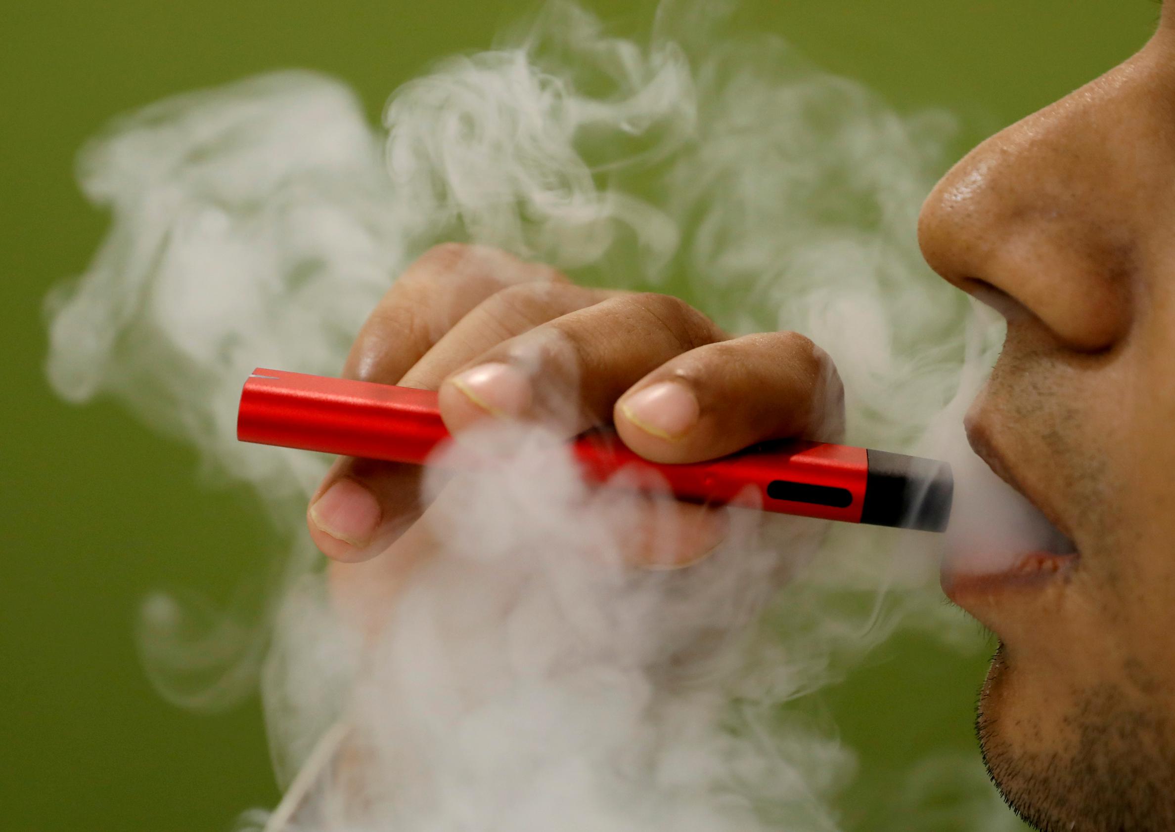 vapes in frankrijk Koop wegwerpvapes in Frankrijk tegen een lage prijs, haal wegwerpvapes in  bulk bij mij in de buurt main image 1