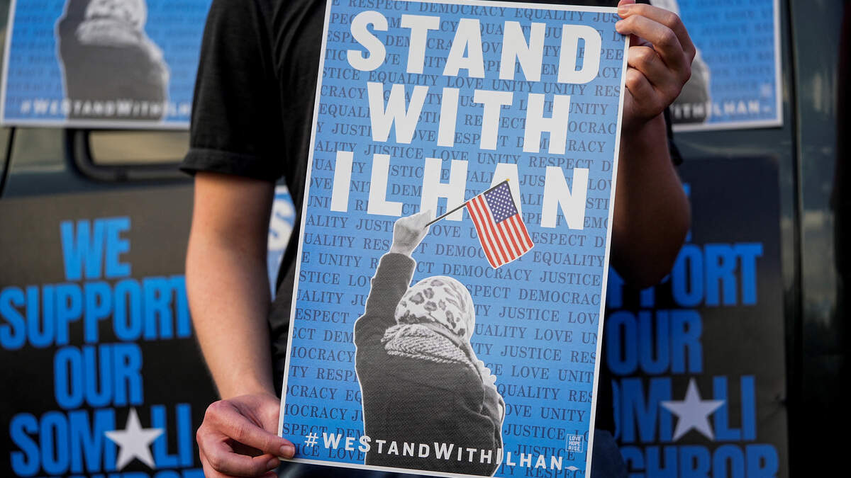 Huiszoeking bij Ilhan Omar leidt tot beschuldigingen van machtsmisbruik