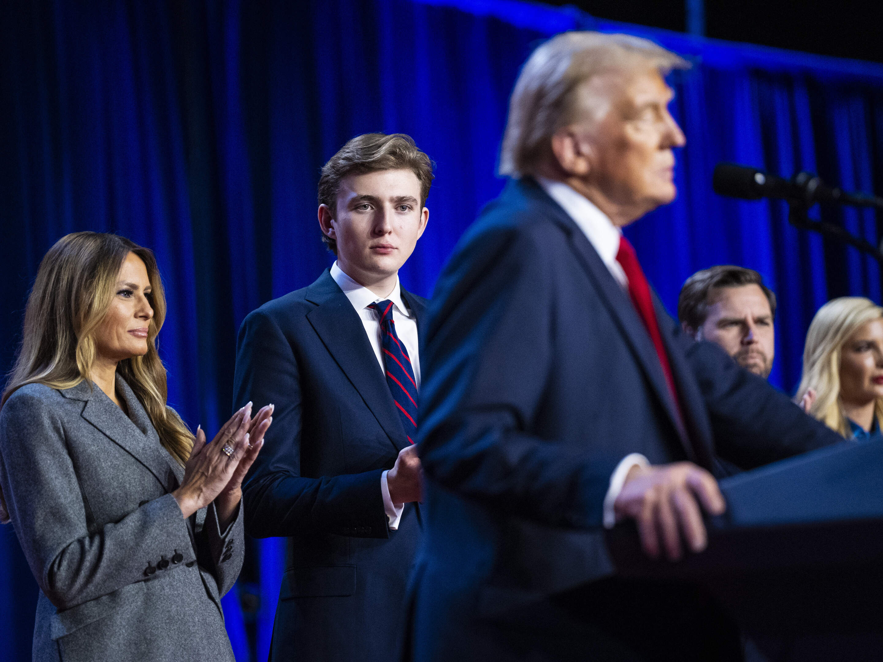 Barron Trump, amper negentien en al multimiljonair met dank aan  presidentiële crypto | De Standaard