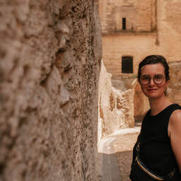 Portrait of Jolien De Bow in front of the Palais des Papes in Avignon in Vaucluse in Provence in France on July 30, 2026. The medieval monument is one of the main symbols of Avignon and an essential landmark of the historic city.
Portrait de Jolien De Bow devant le Palais des Papes a Avignon dans le Vaucluse en Provence en France le 30 Juillet 2026. Le monument medieval constitue un des principaux symboles d Avignon et un element majeur de son patrimoine historique.