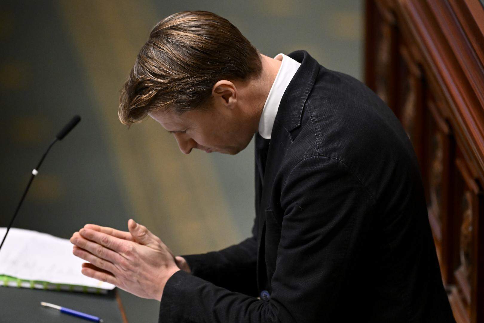 N-VA's Axel Ronse pictured during a debate on the political declaration of the newly formed government, at a plenary session of the chamber of the federal parliament in Brussels, Wednesday 05 February 2025. Negotiators from the five parties that make up the Arizona coalition - the N-VA, MR, Engages, Vooruit and CD&V - reached a government agreement last Friday evening. BELGA PHOTO DIRK WAEM