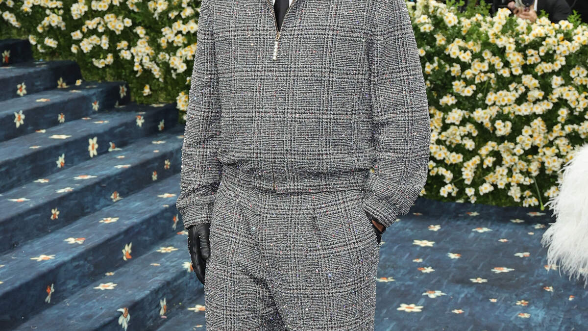 Gala's Most Striking Outfits: Babybuikes, Spectacular Capes & Controversy - News Directory 3
