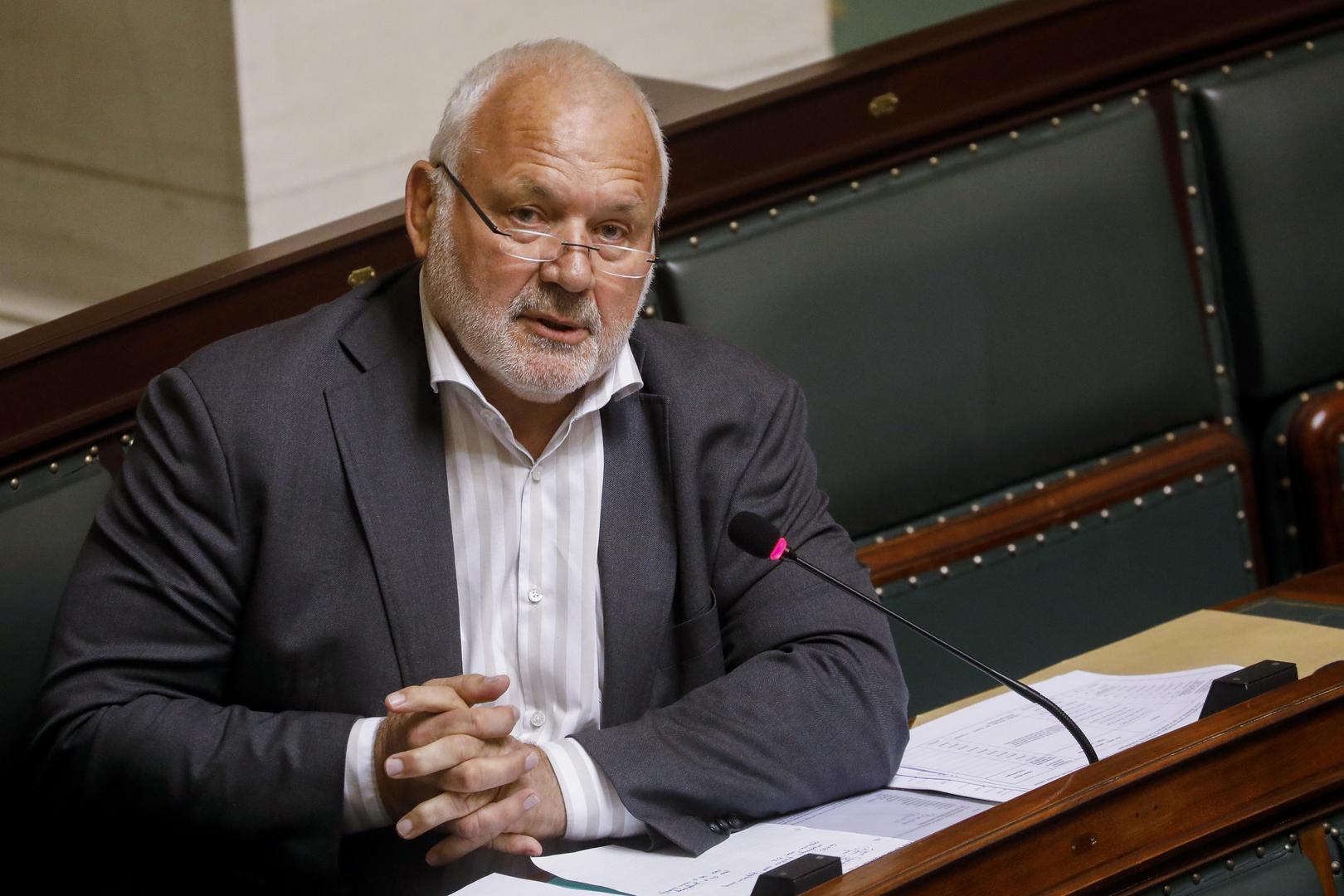 Independent Jean-Marie Dedecker pictured during a plenary session of the Chamber at the Federal Parliament in Brussels, Thursday 28 May 2020. Due to the social distancing rules in the ongoing coronavirus crisis, only a restricted number of parliament members is present during the session. BELGA PHOTO THIERRY ROGE