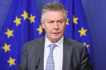 Karel De Gucht.