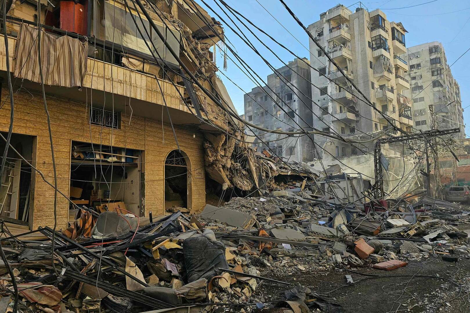 In Beiroet vegen bombardementen hele huizenblokken weg: “Israël kent ...