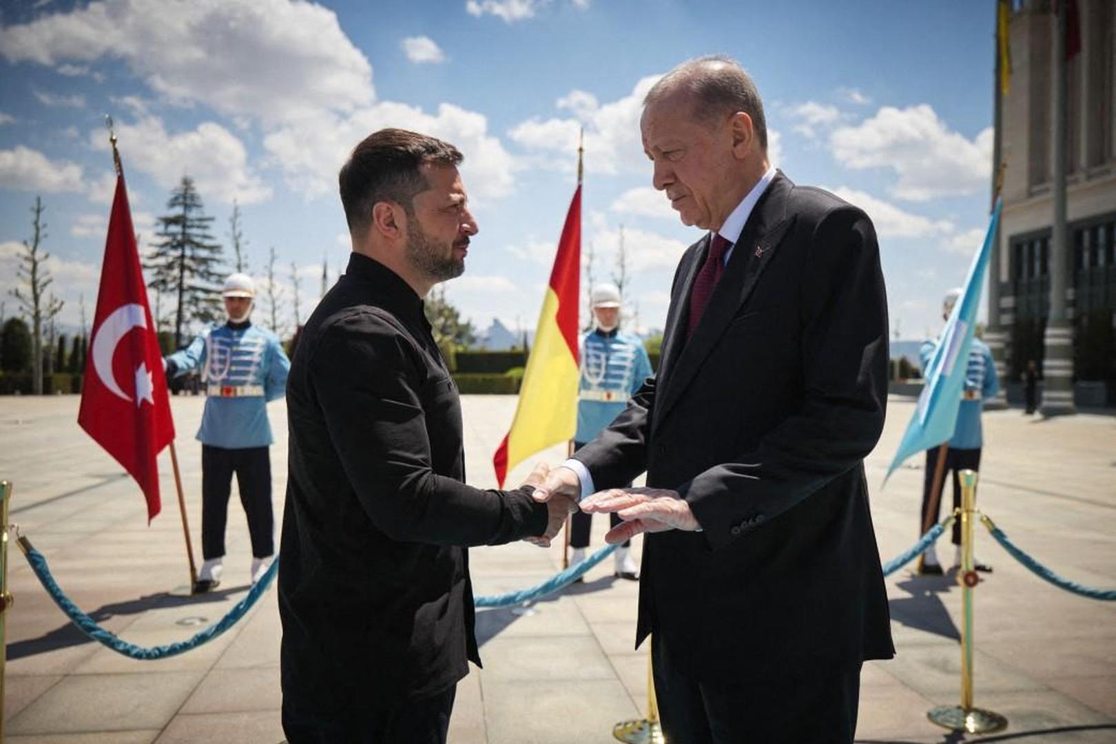 Handout - Ukrainian President Volodymyr Zelenskyy meets Turkish President Recep Tayyip Erdogan at the Presidential Complex on May 15, 2025 in Ankara, Turkey. Zelenskyy arrived to attend the Russian-Ukrainian peace talks. Photo by Ukraine Presidency/ABACAPRESS.COM