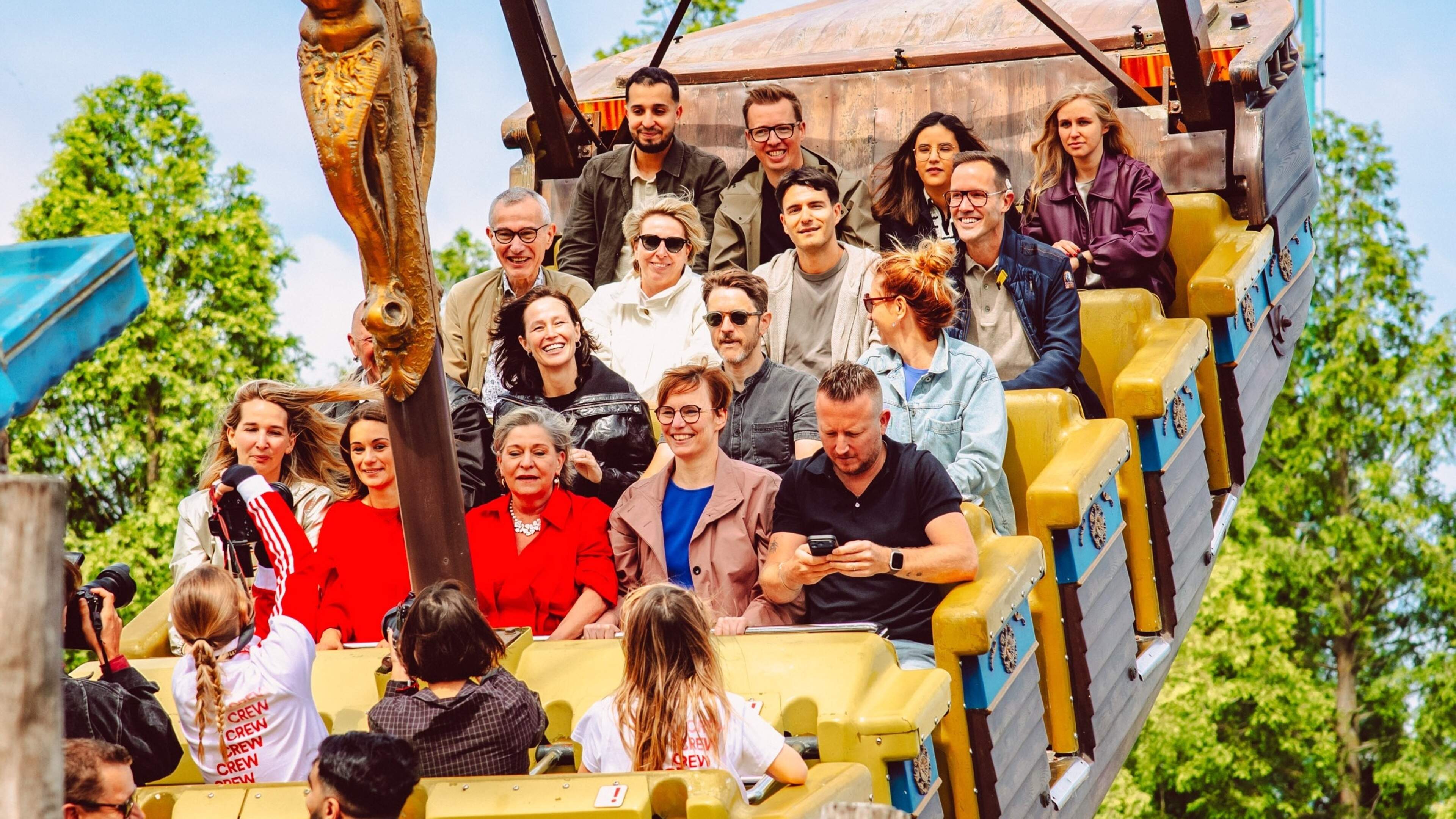 Vooruit schommelde in Plopsaland van links naar rechts