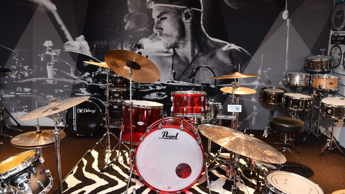 Bax Music Store's Struggle: Delayed Deliveries - News Directory 3