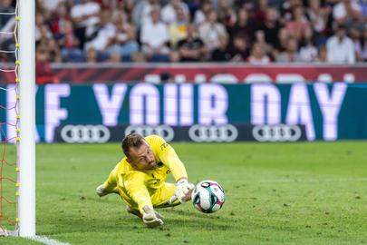 Mignolet was in de heenwedstrijd tegen Salzburg opnieuw belangrijk voor Club.