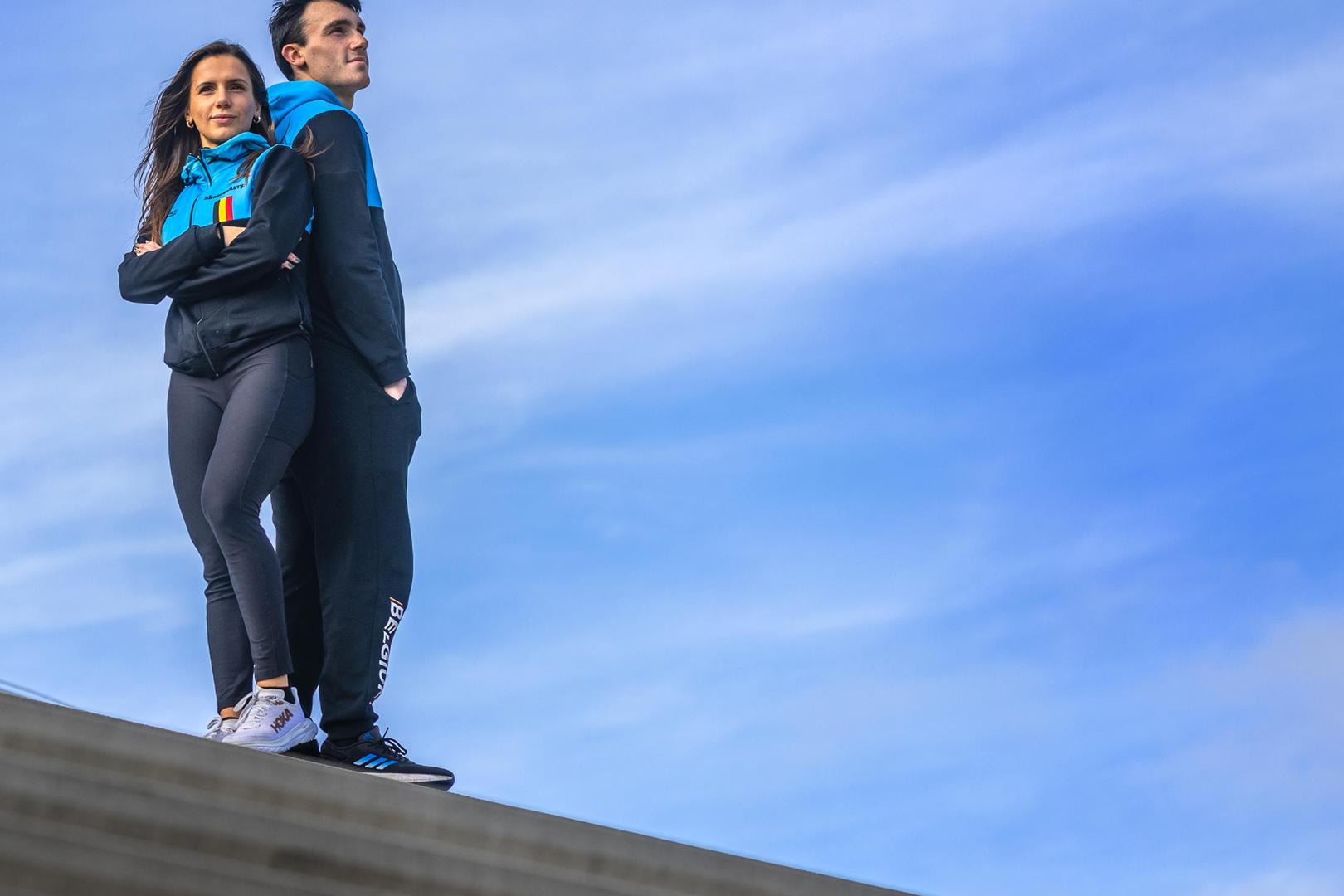 Hanne en Stijn Desmet op eenzame hoogte. 