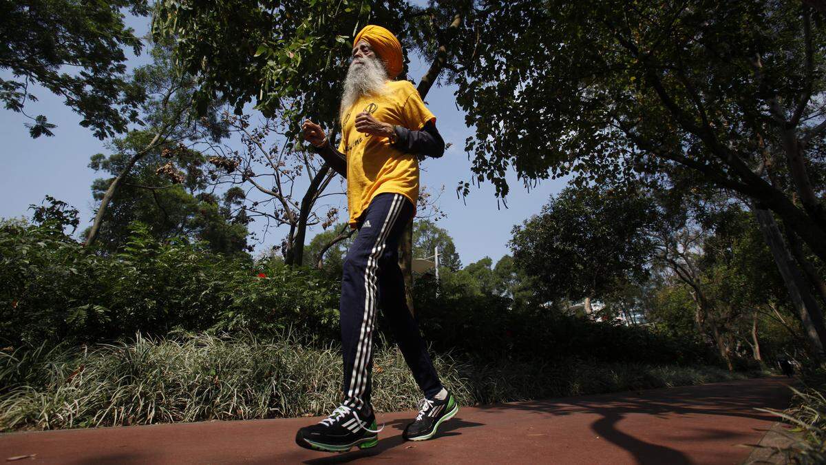 Indiase Marathonheld Fauja Singh (114?) Breekt Records en Inspireert de Wereld – Zonder Geboorteakte!