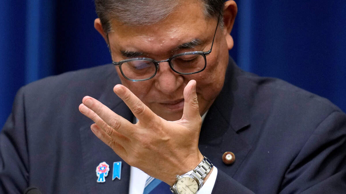 日本の首相は彼の辞任を発表します