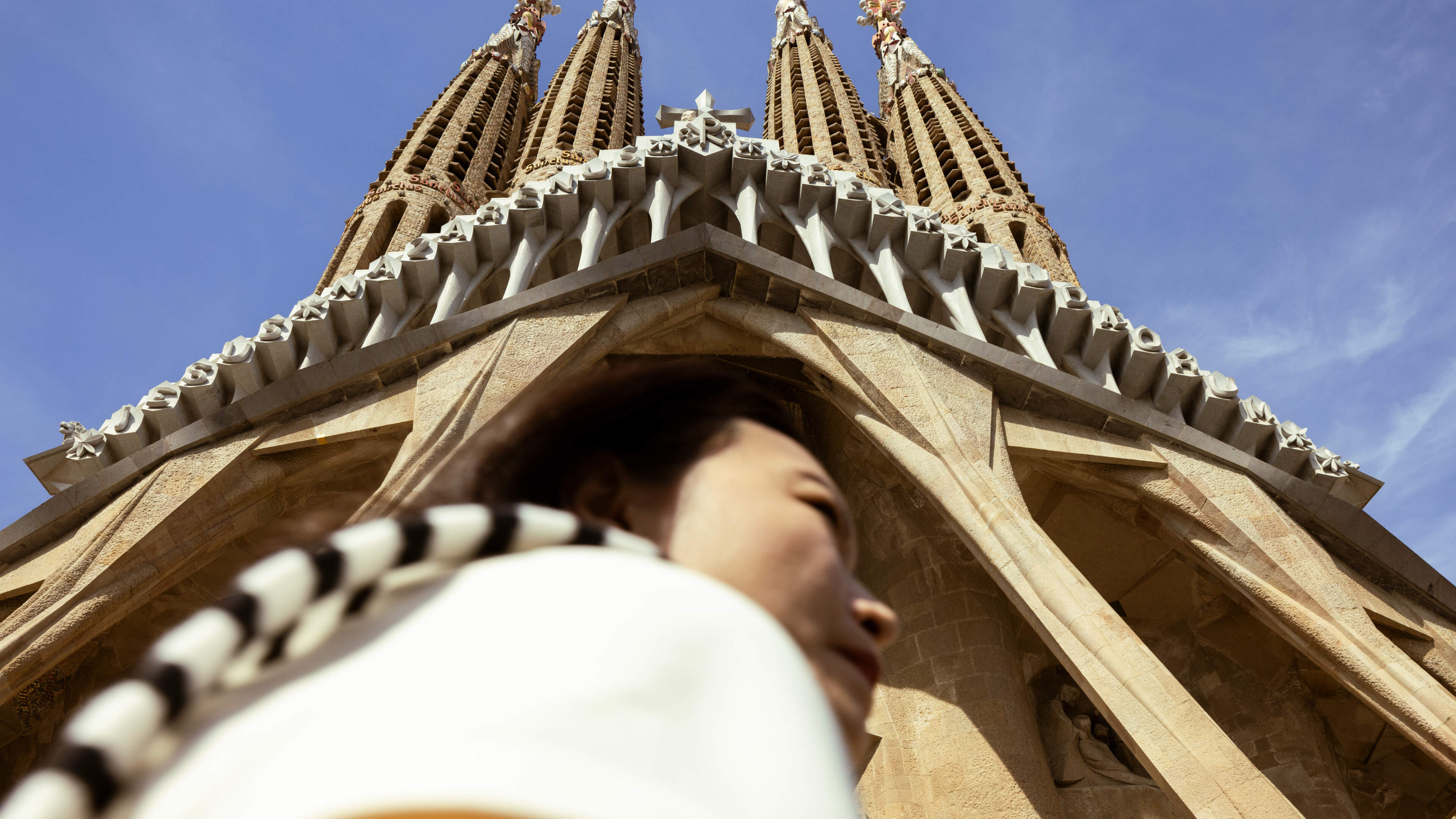 Hoe de Sagrada Familia vooral een toeristentempel werd: “Wat er nu staat, is een mislukt project”