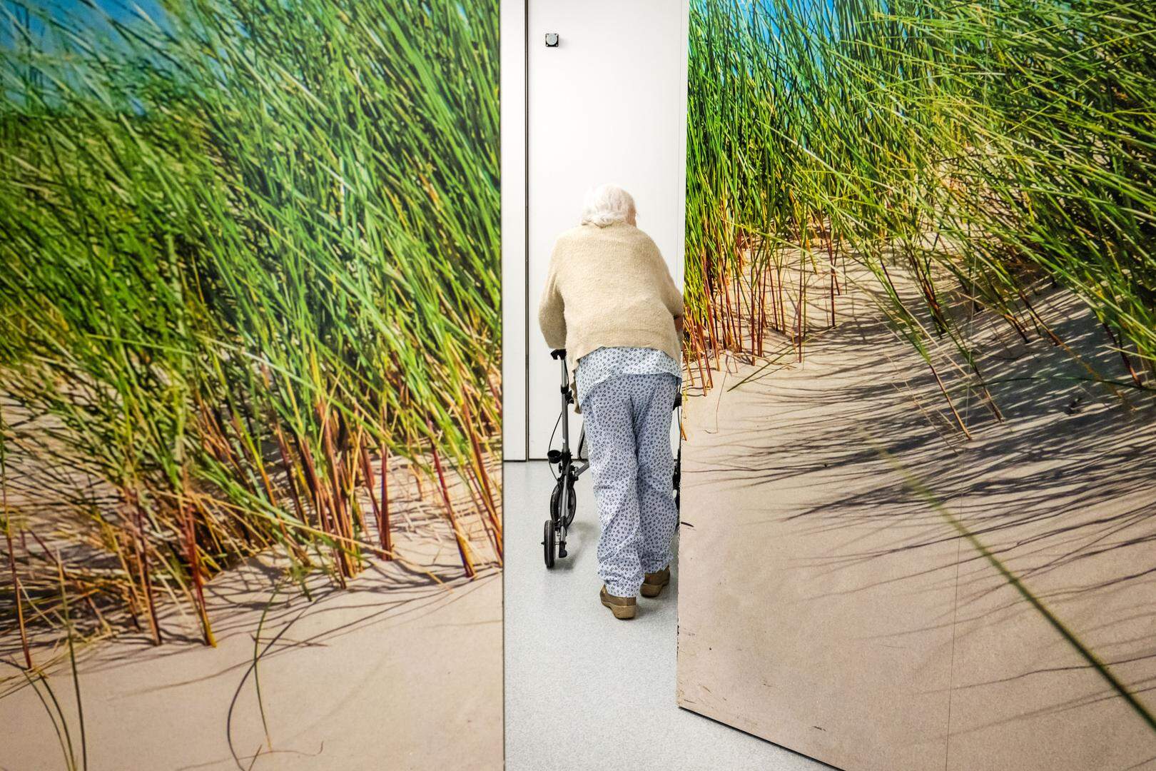 2024/04/24. Mechelen. Repo op stap met een vrouwelijke geriater, over mensen met dementie, en over die de beste zorg proberen te geven, Sint-Maartensziekenhuis. geriater heet Cathérine Van Dessel