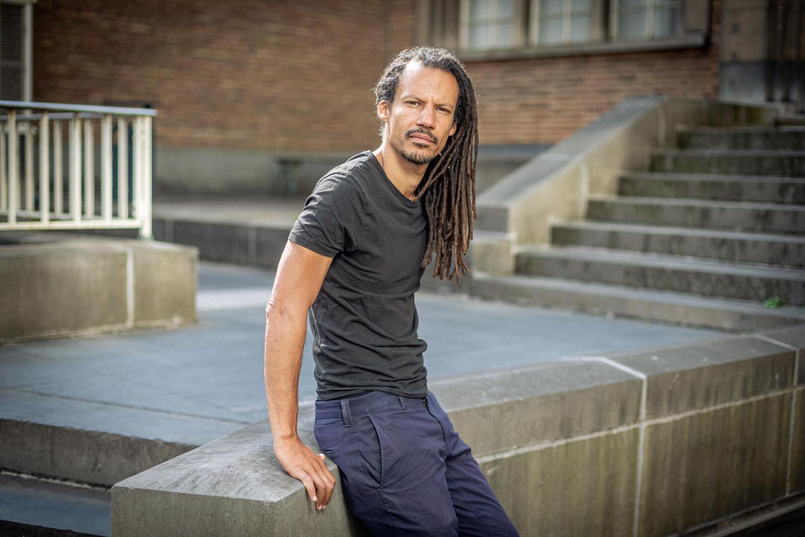 Sibo Rugwiza Kanobana wil ‘blank’ niet door ‘wit’ vervangen | De Standaard