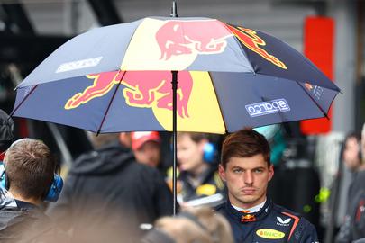 Het gezicht van Max Verstappen stond zondag op onweer.