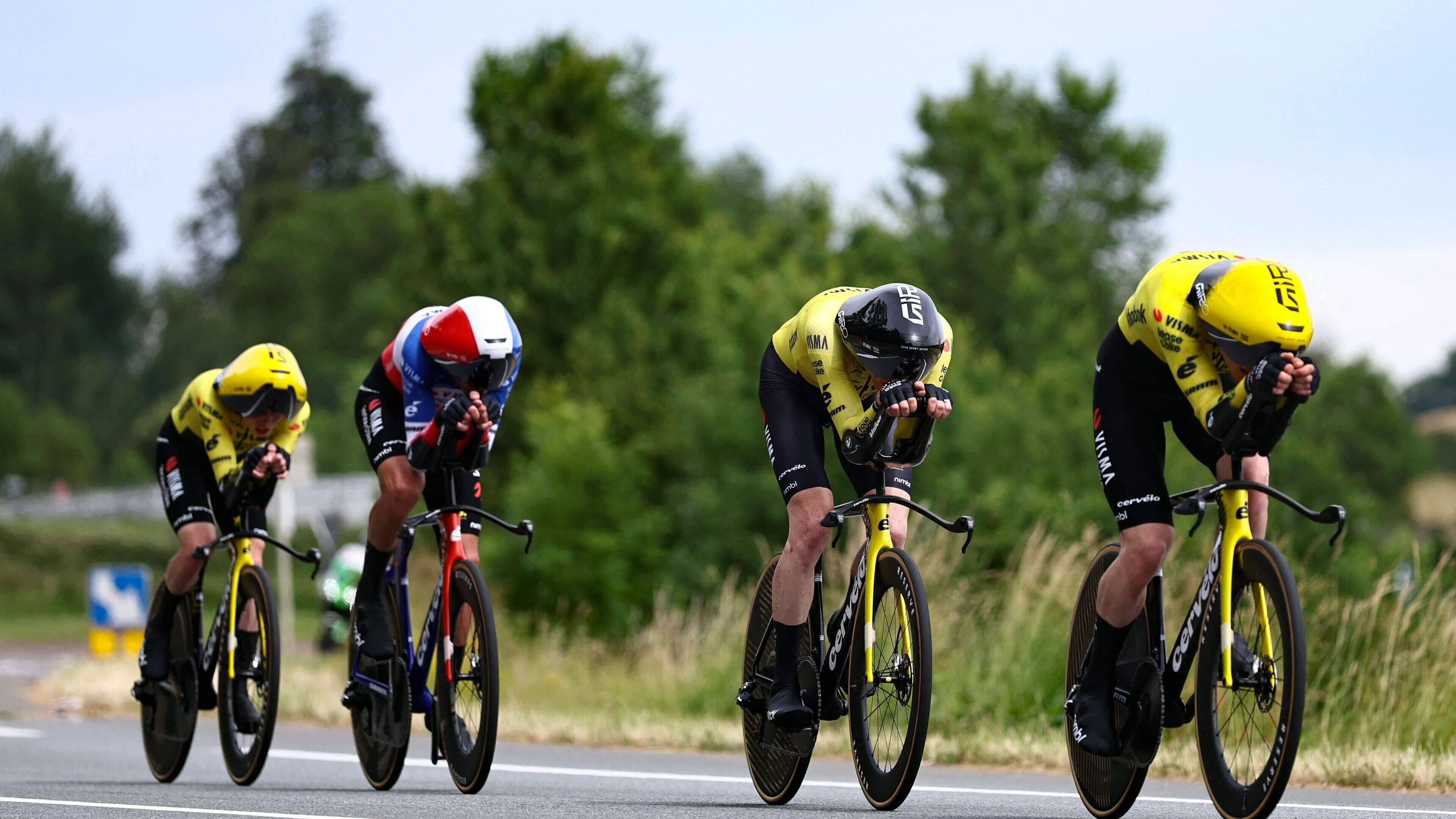 Visma-Lease a Bike wint ploegentijdrit in Auvergne