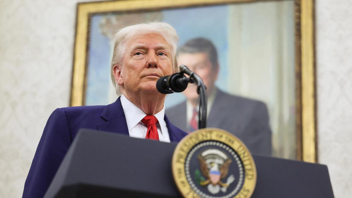 Trump: “Als Poetin ons aan het lijntje houdt, zullen we iets anders reageren”